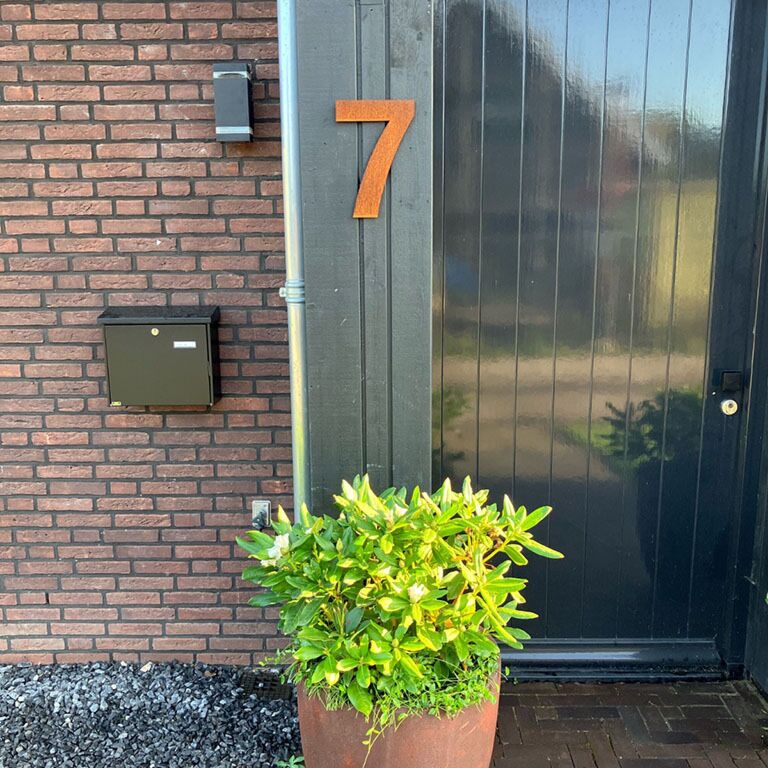 Kortena tērauda mājas numurs 7 - 30 cm